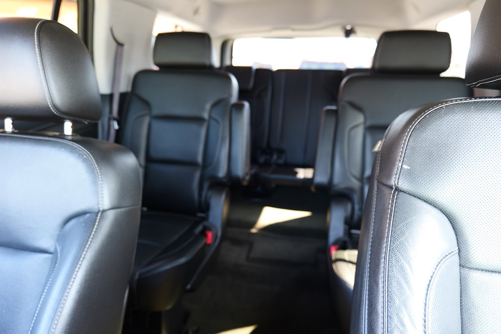 Photo 26 of this GMC YUKON