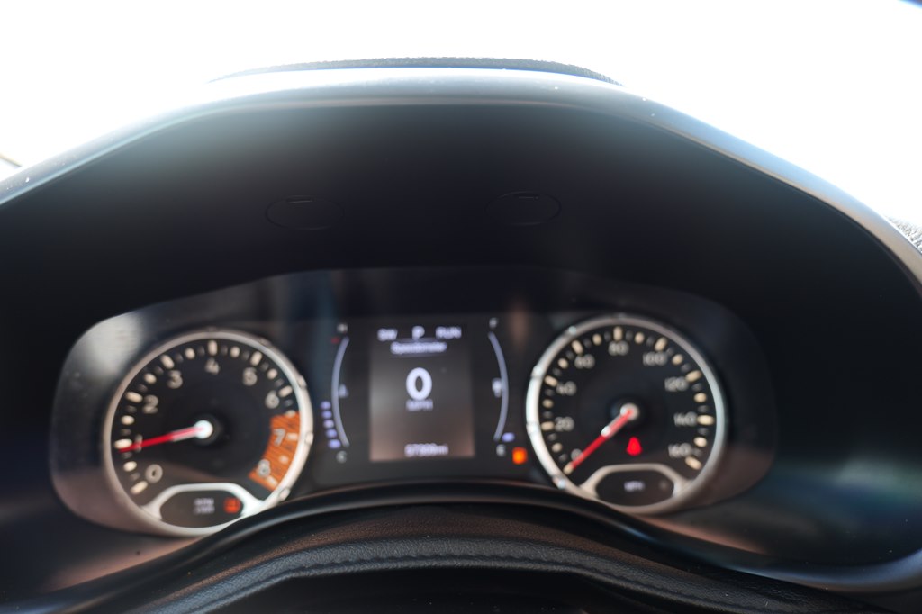 Photo 18 of this JEEP RENEGADE