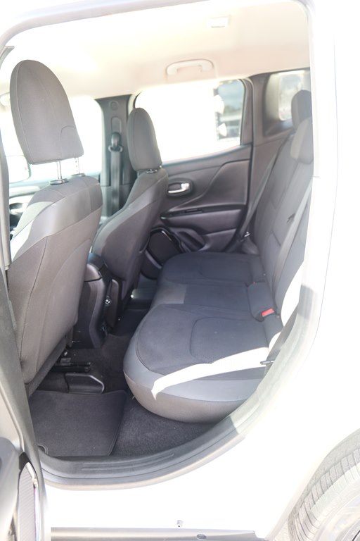 Photo 26 of this JEEP RENEGADE