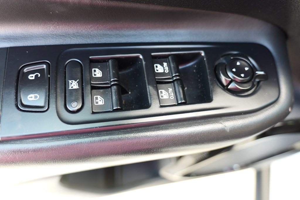 Photo 13 of this JEEP RENEGADE