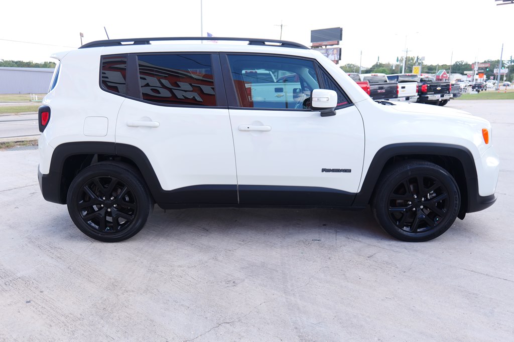 Photo 4 of this JEEP RENEGADE