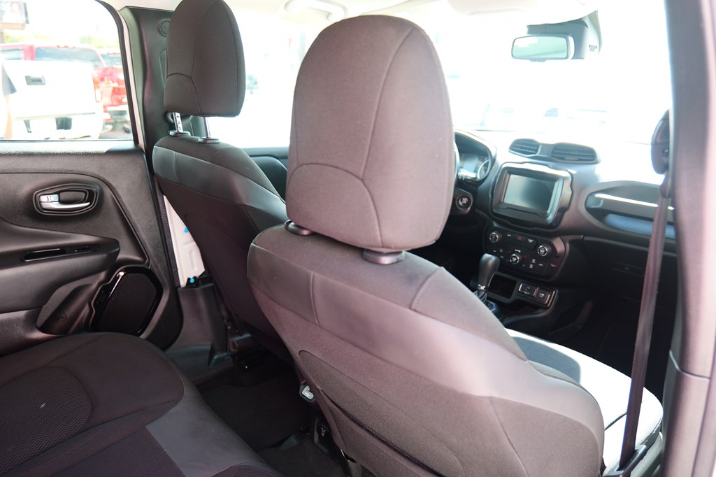 Photo 34 of this JEEP RENEGADE