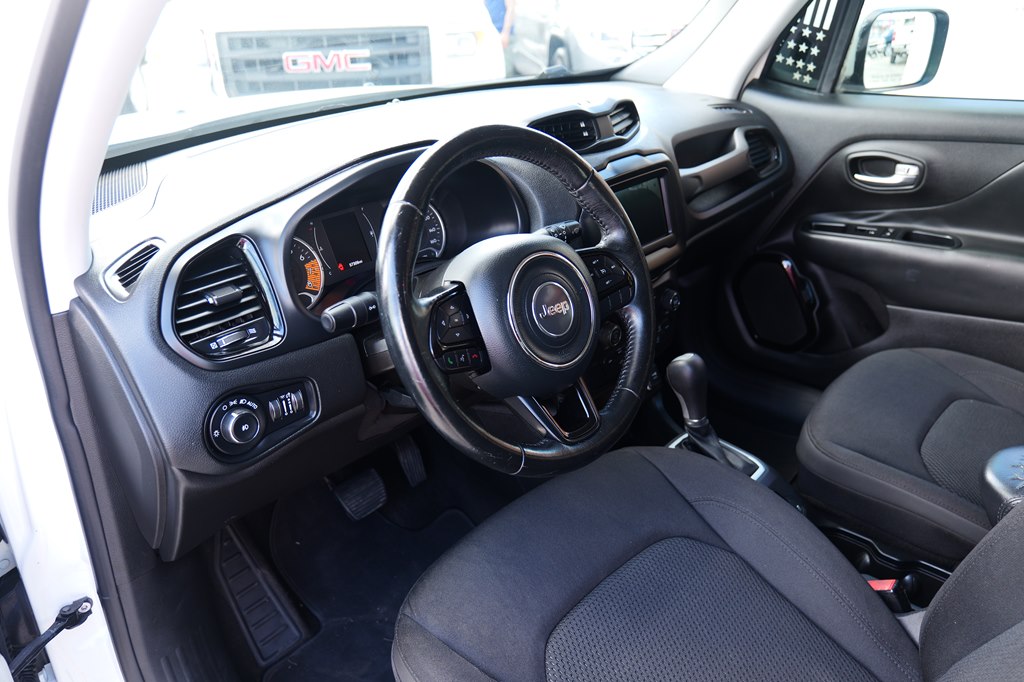 Photo 10 of this JEEP RENEGADE