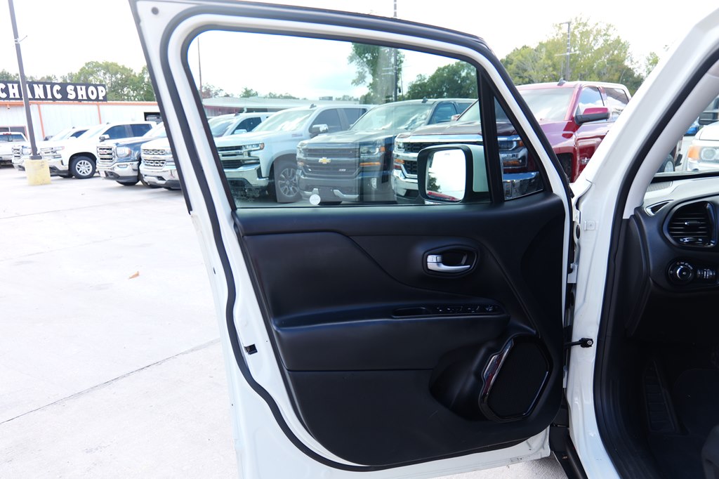 Photo 12 of this JEEP RENEGADE