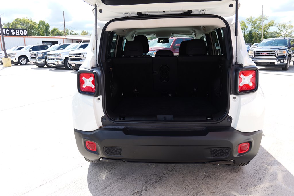 Photo 30 of this JEEP RENEGADE