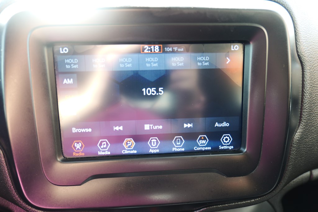 Photo 20 of this JEEP RENEGADE