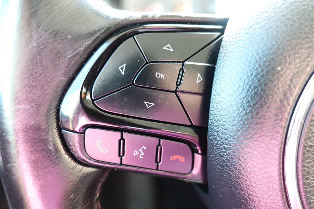 Photo 17 of this JEEP RENEGADE