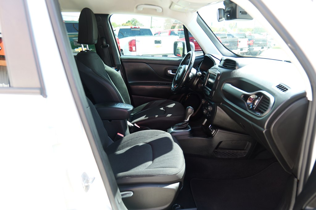 Photo 35 of this JEEP RENEGADE