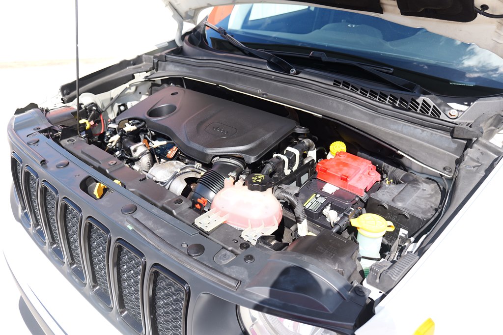 Photo 41 of this JEEP RENEGADE