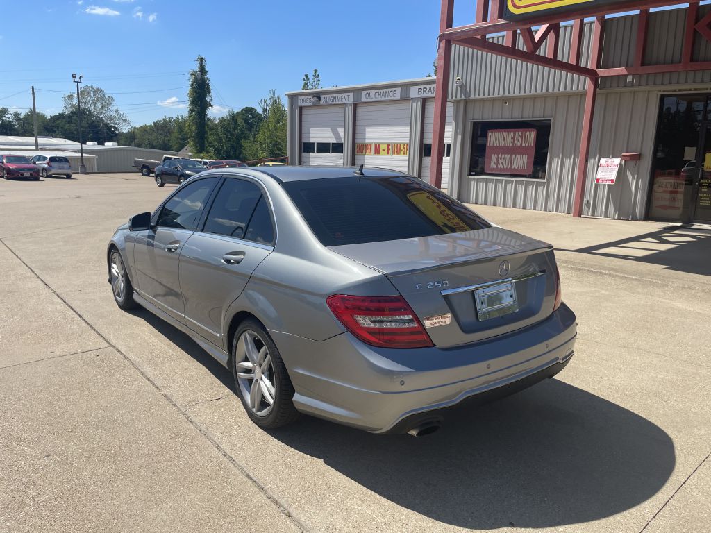 MERCEDES-BENZ C-CLASS 2013 MERCEDES-BENZ C-CLASS WDDGF4HB6DR262560