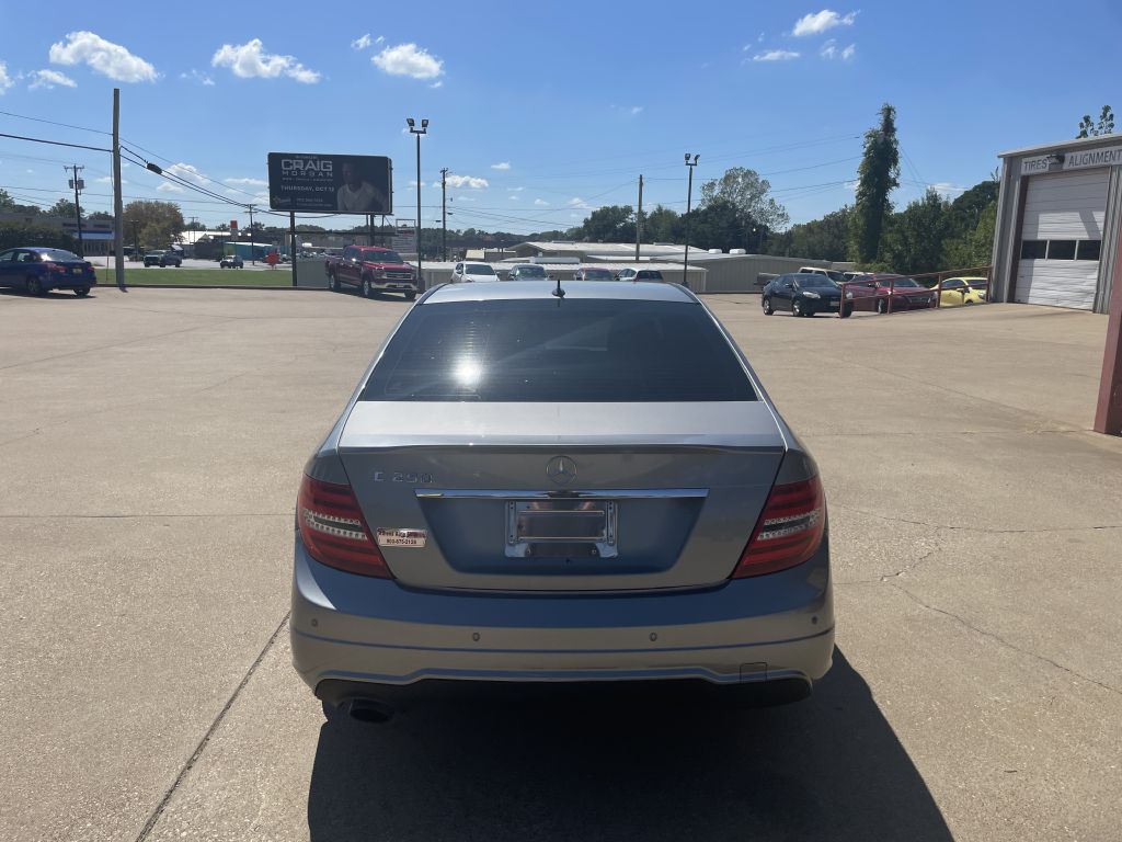 MERCEDES-BENZ C-CLASS 2013 MERCEDES-BENZ C-CLASS WDDGF4HB6DR262560