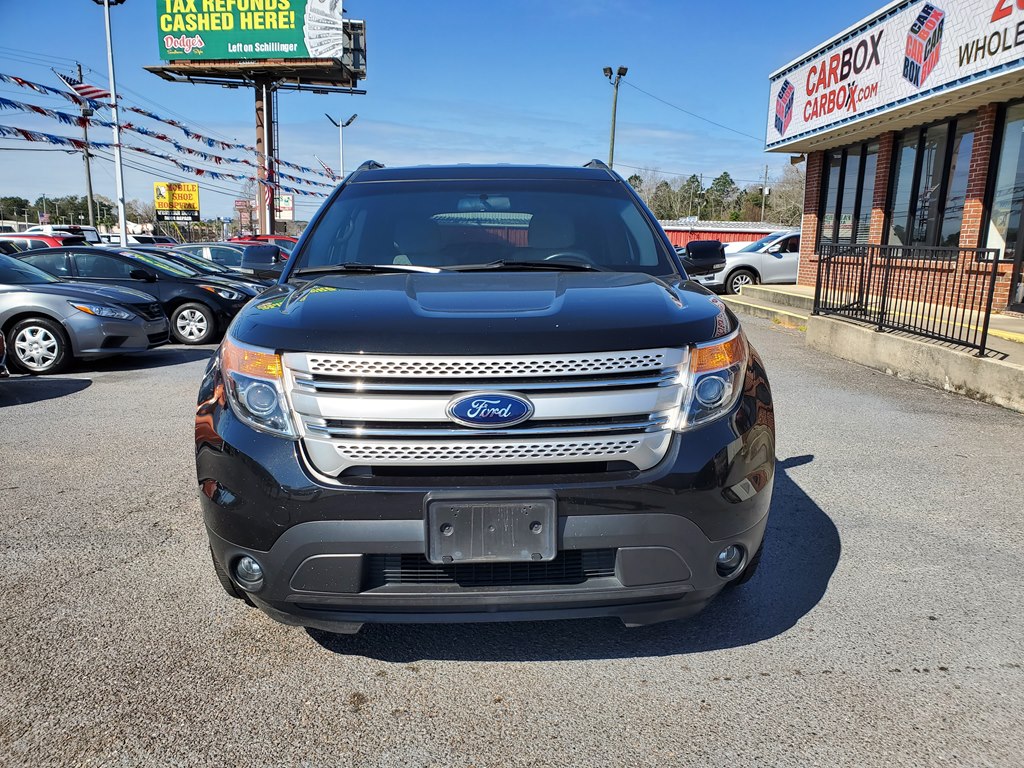 Photo 2 of this FORD EXPLORER