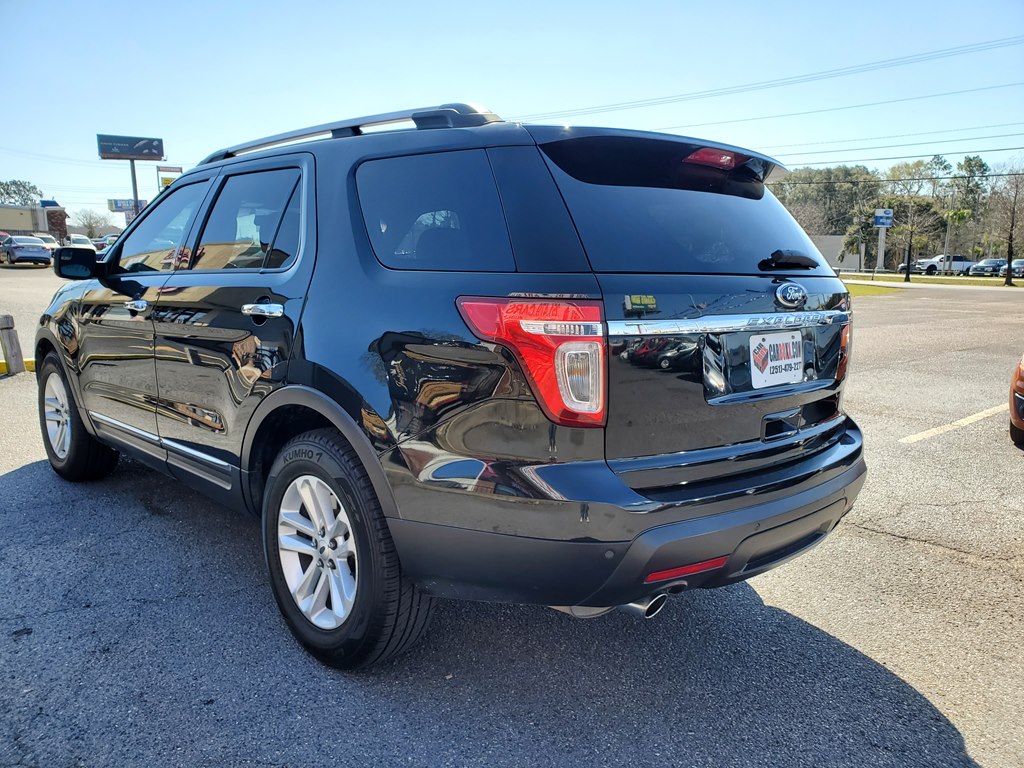 Photo 5 of this FORD EXPLORER