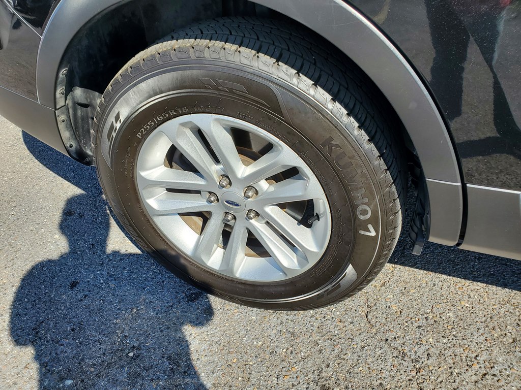 Photo 11 of this FORD EXPLORER
