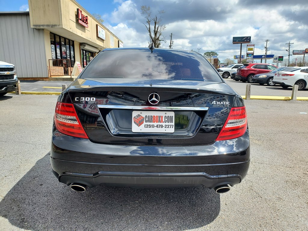 Photo 6 of this MERCEDES-BENZ C-CLASS