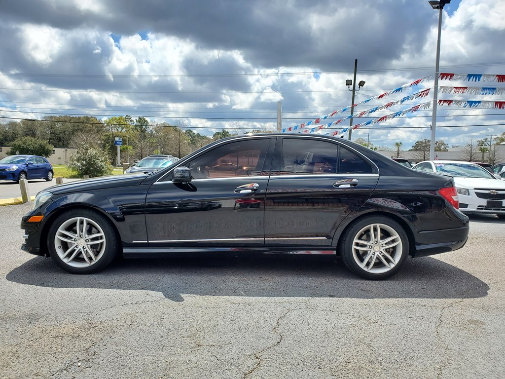 Photo 4 of this MERCEDES-BENZ C-CLASS