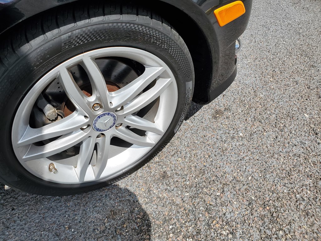 Photo 11 of this MERCEDES-BENZ C-CLASS