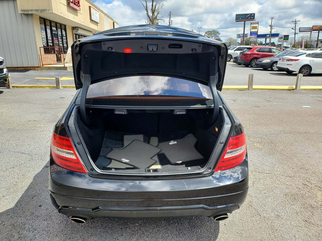 Photo 7 of this MERCEDES-BENZ C-CLASS