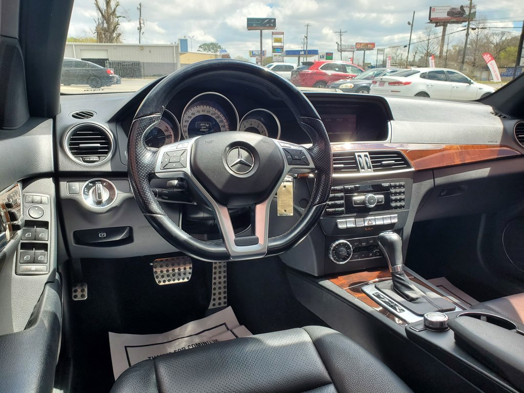 Photo 18 of this MERCEDES-BENZ C-CLASS