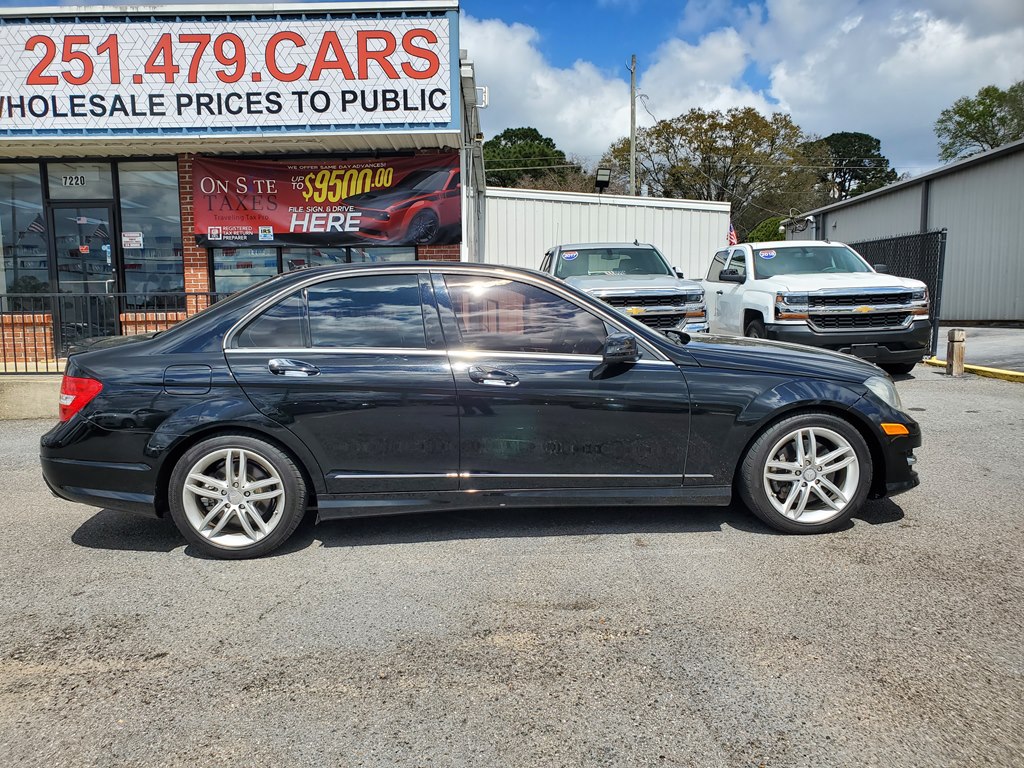 Photo 10 of this MERCEDES-BENZ C-CLASS