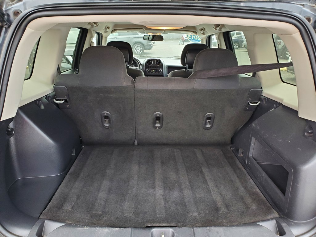 Photo 7 of this JEEP PATRIOT