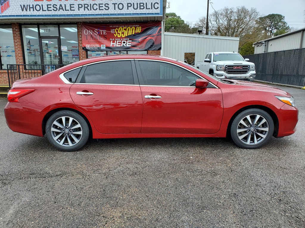 Photo 10 of this NISSAN ALTIMA