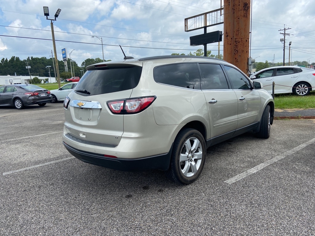Photo 6 of this CHEVROLET TRAVERSE
