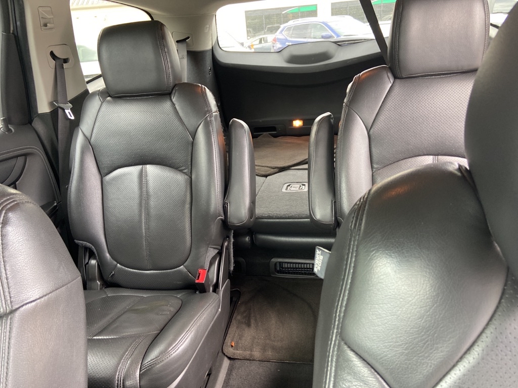 Photo 7 of this CHEVROLET TRAVERSE