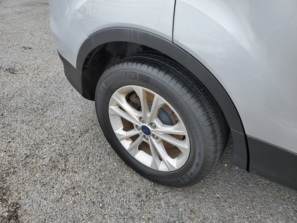 Photo 11 of this FORD ESCAPE