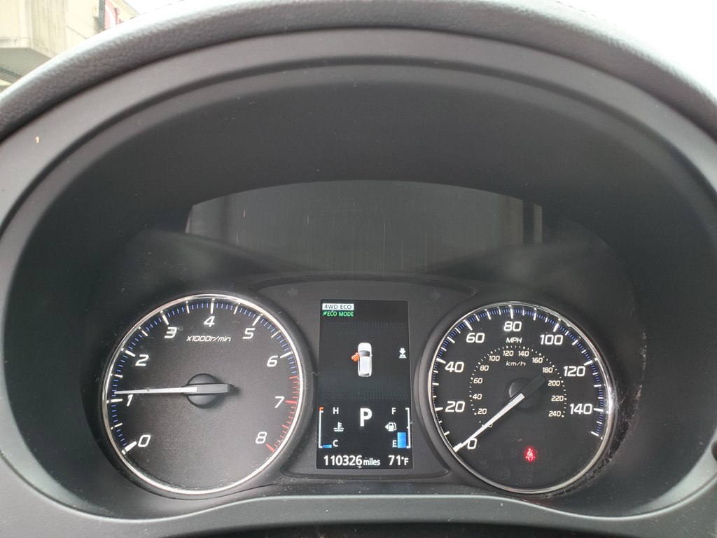Photo 14 of this MITSUBISHI OUTLANDER
