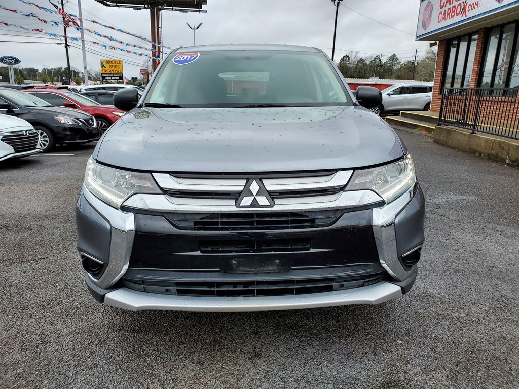 Photo 2 of this MITSUBISHI OUTLANDER