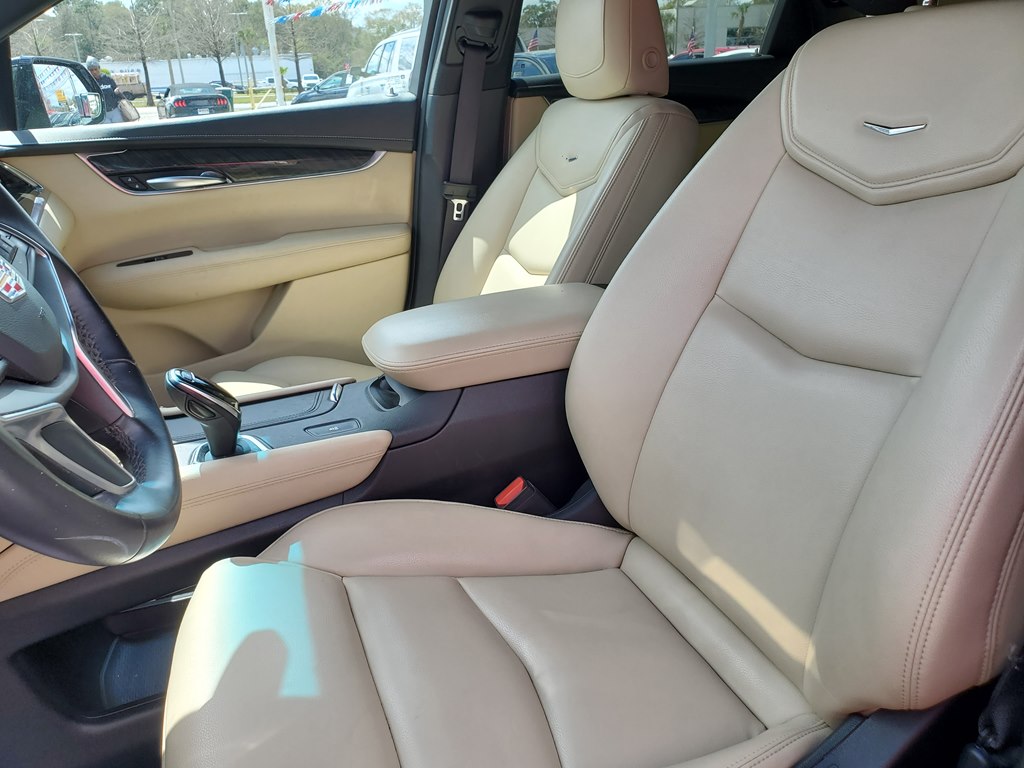 Photo 20 of this CADILLAC XT5