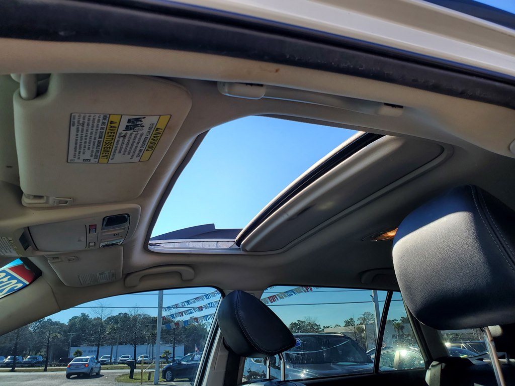 Photo 35 of this SUBARU OUTBACK