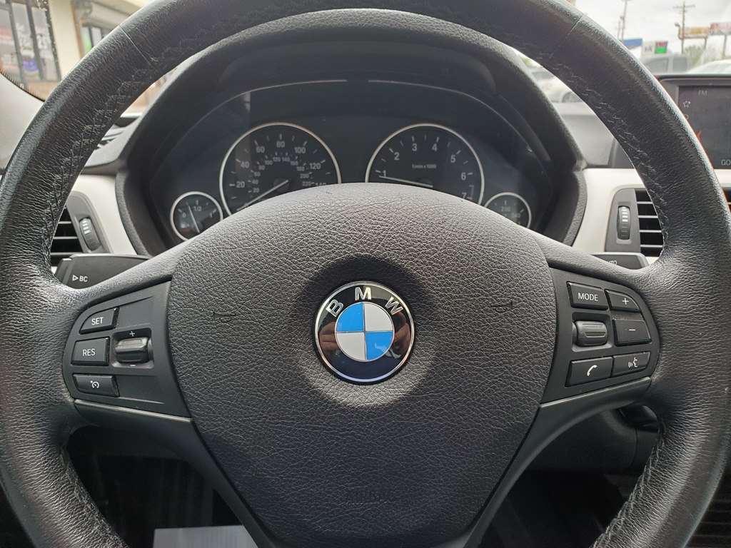 Photo 22 of this BMW 320