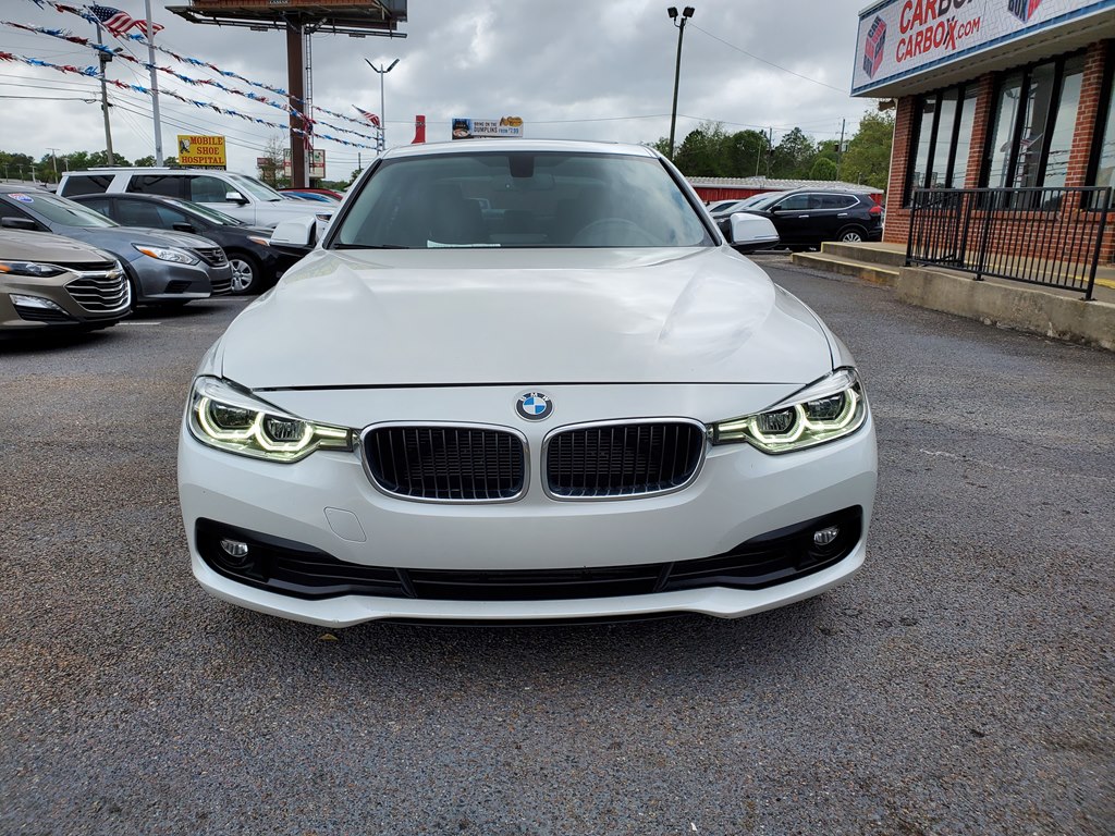 Photo 2 of this BMW 320