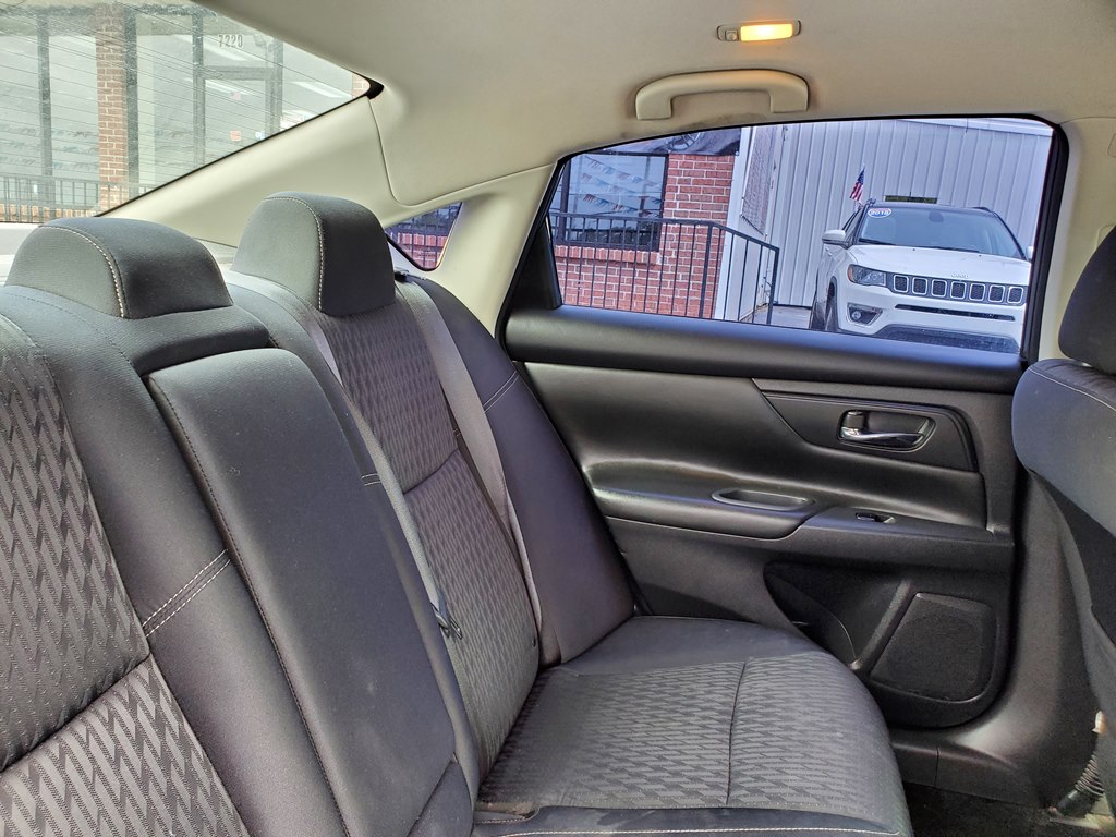 Photo 11 of this NISSAN ALTIMA