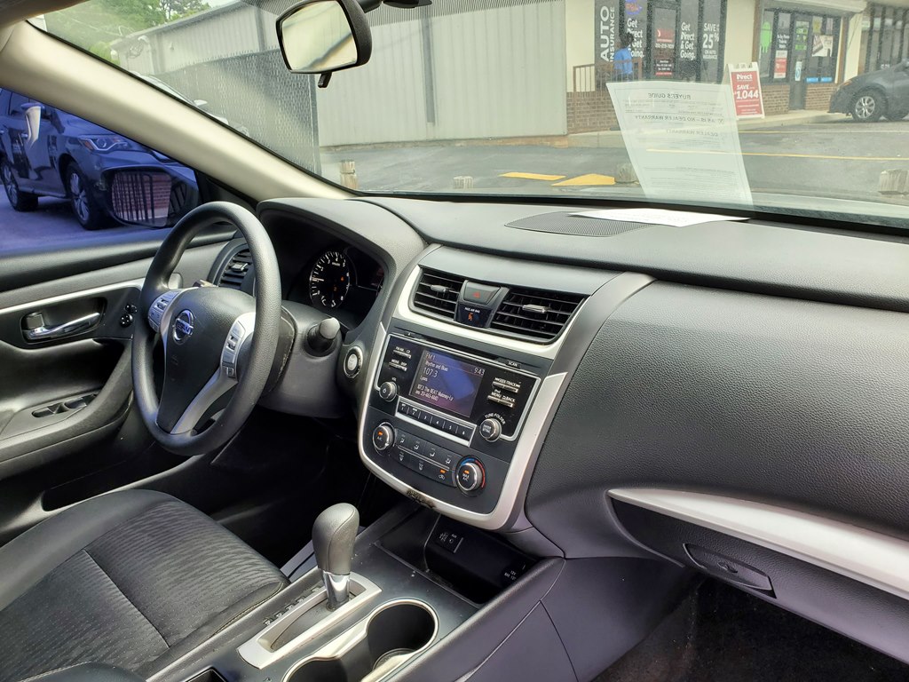 Photo 10 of this NISSAN ALTIMA