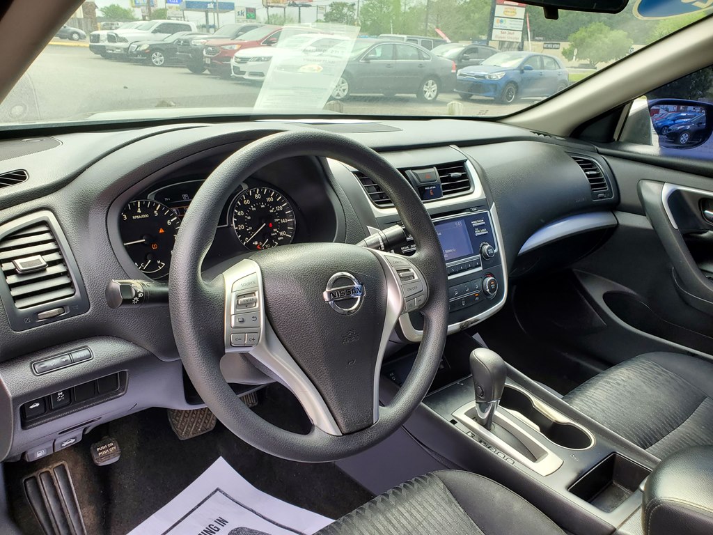 Photo 15 of this NISSAN ALTIMA