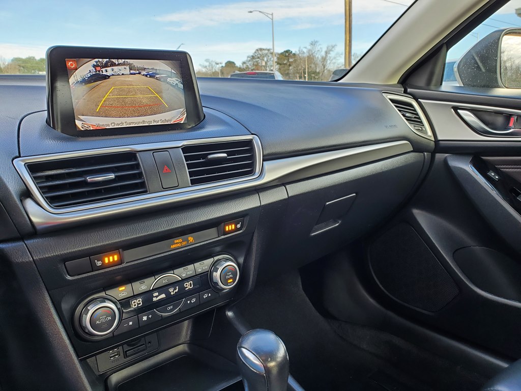 Photo 35 of this MAZDA 3