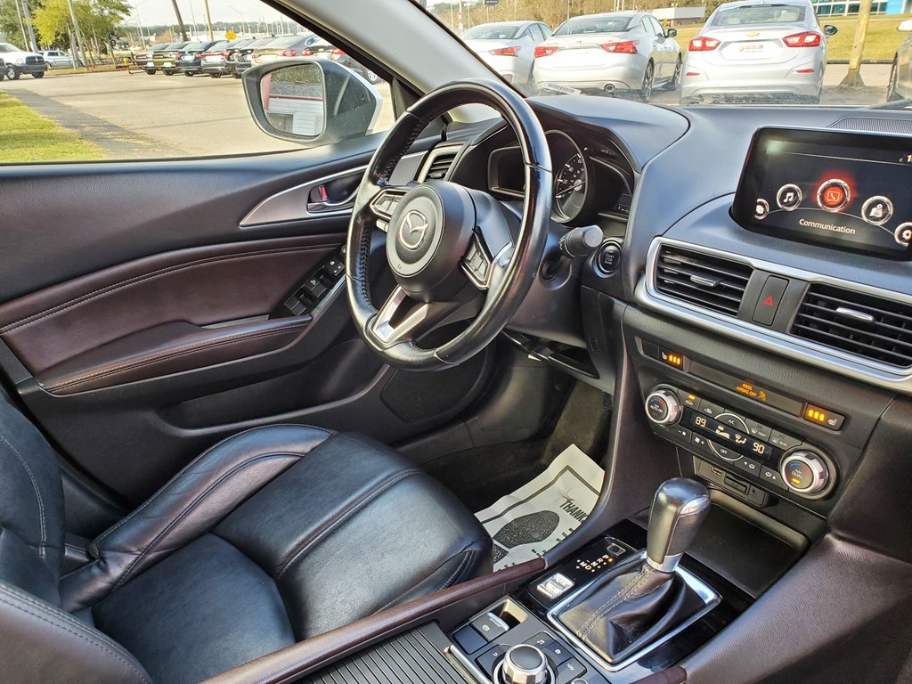 Photo 14 of this MAZDA 3
