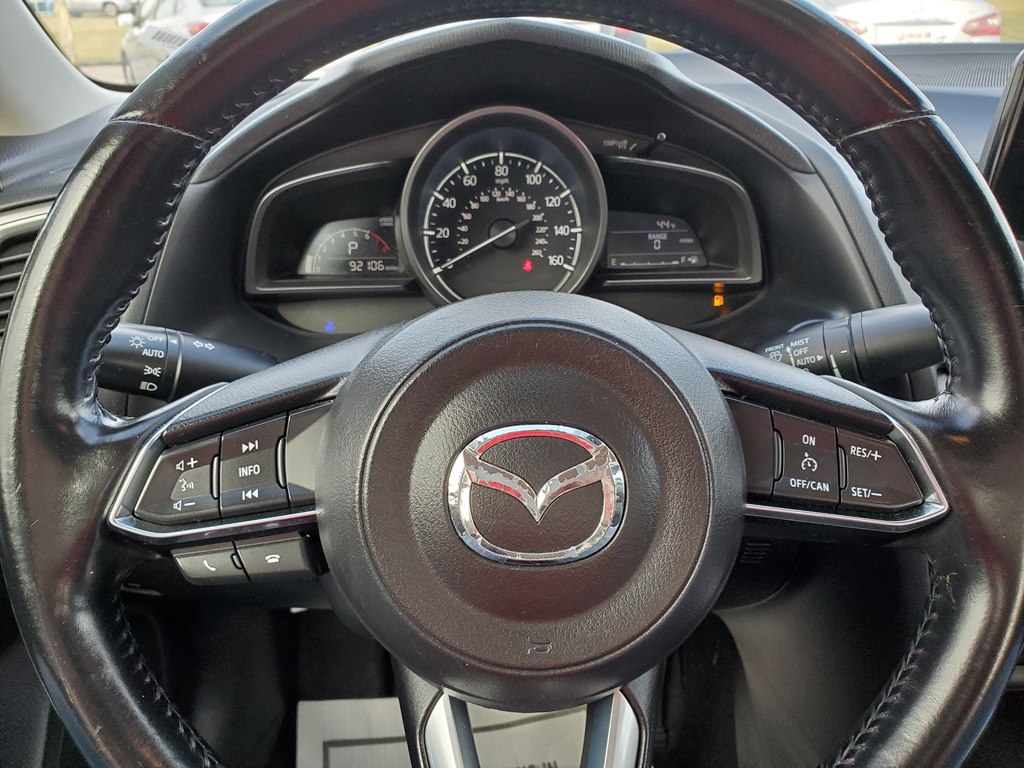 Photo 24 of this MAZDA 3
