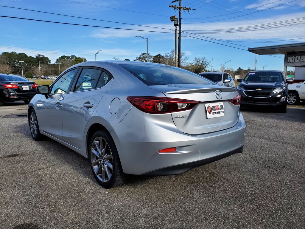 Photo 5 of this MAZDA 3