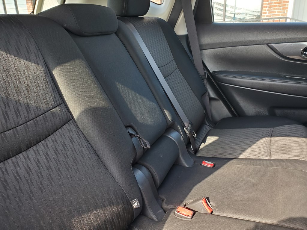 Photo 15 of this NISSAN ROGUE