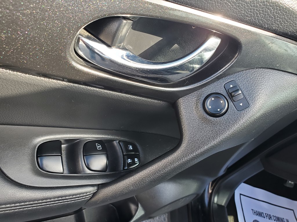 Photo 20 of this NISSAN ROGUE
