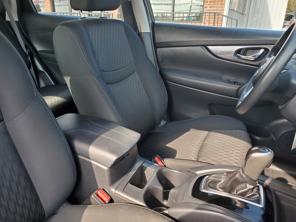 Photo 13 of this NISSAN ROGUE