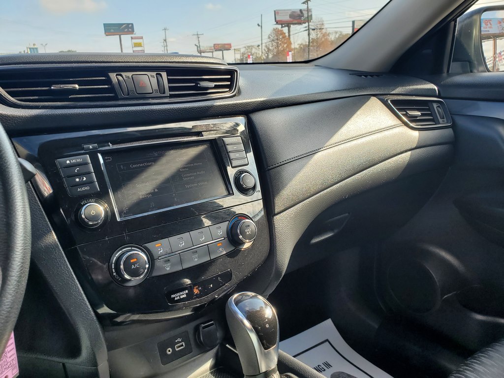 Photo 35 of this NISSAN ROGUE