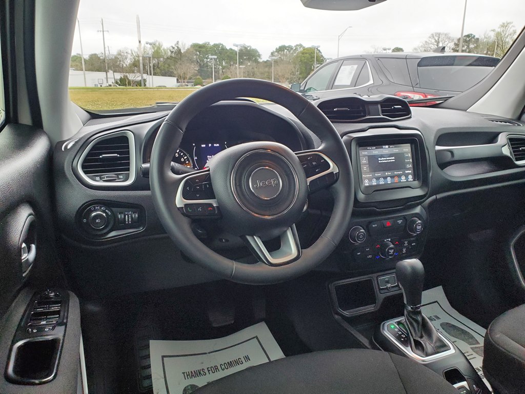 Photo 14 of this JEEP RENEGADE