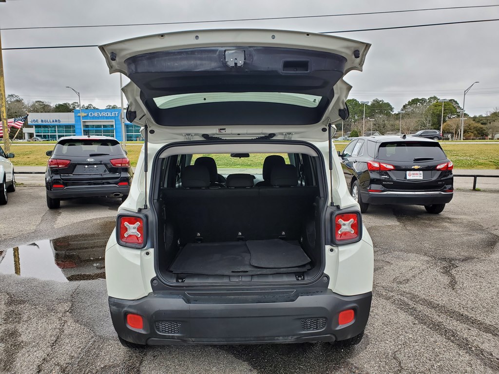 Photo 6 of this JEEP RENEGADE