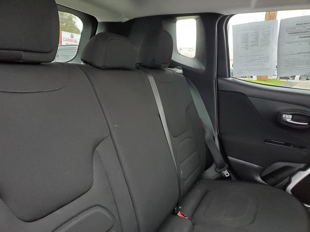 Photo 13 of this JEEP RENEGADE
