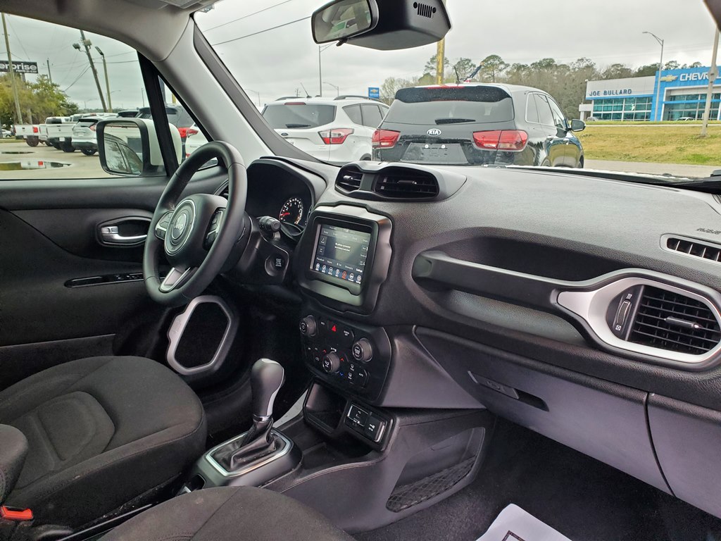 Photo 11 of this JEEP RENEGADE